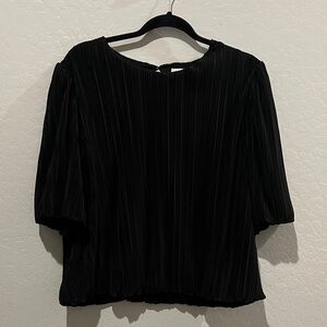 Evereve Black Pleated Women's Top size Large